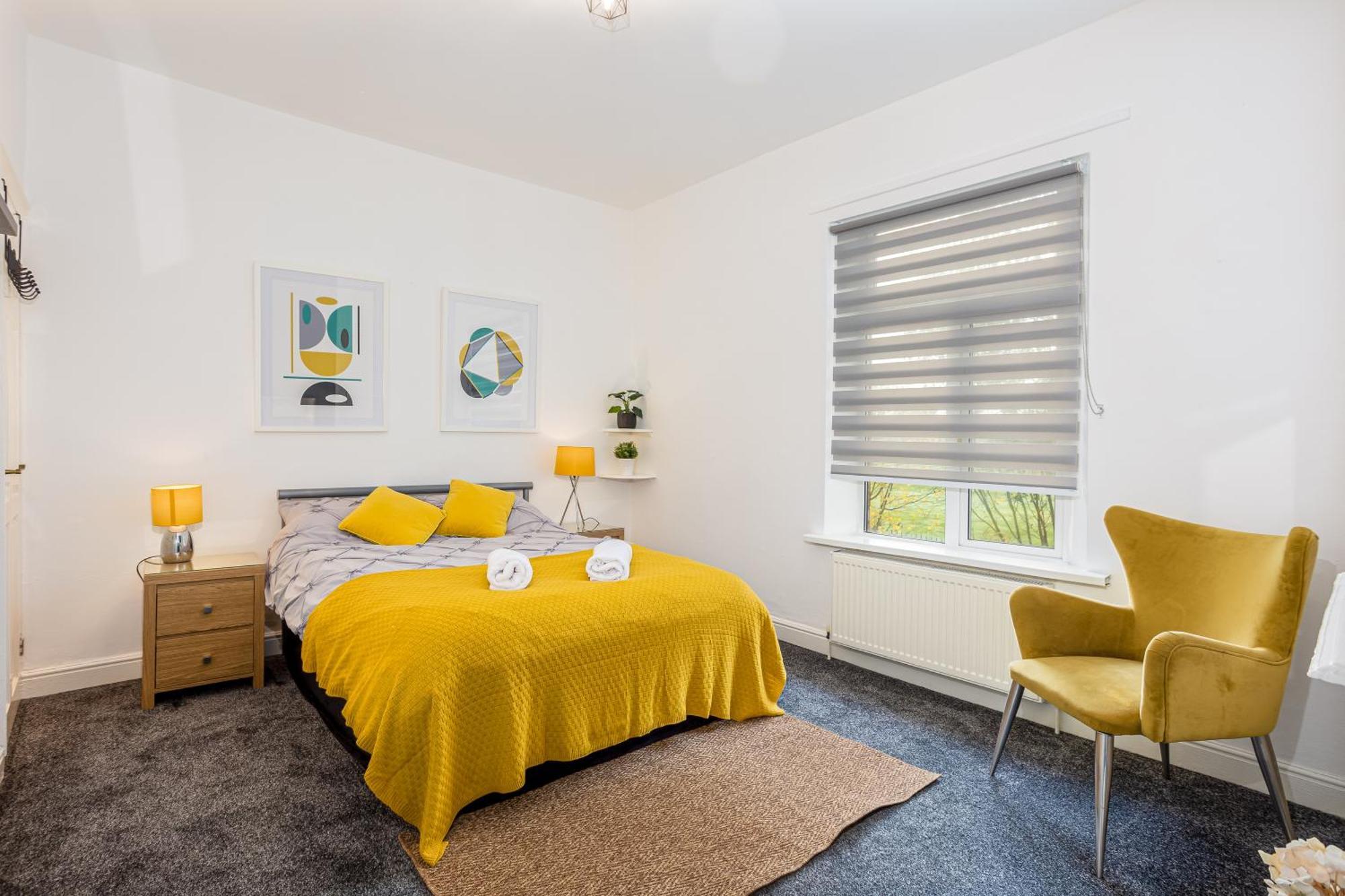Coronation House By Yourstays - 3 Bedroom House In Newcastle-Under-Lyme Stoke-on-Trent Kültér fotó