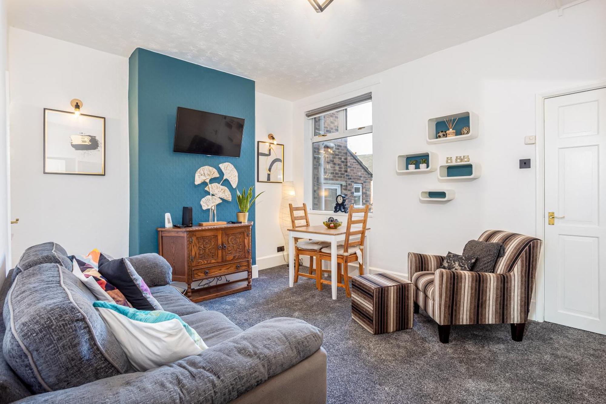 Coronation House By Yourstays - 3 Bedroom House In Newcastle-Under-Lyme Stoke-on-Trent Kültér fotó