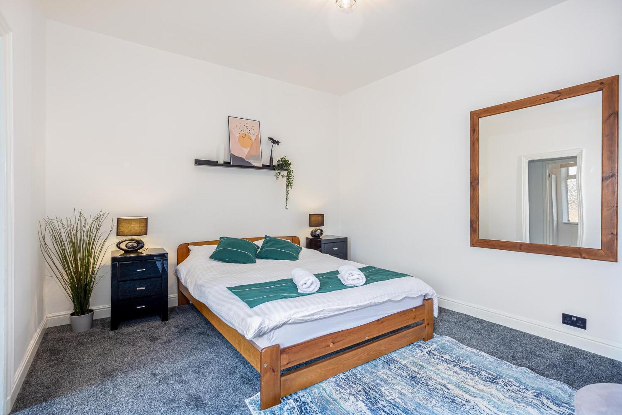 Coronation House By Yourstays - 3 Bedroom House In Newcastle-Under-Lyme Stoke-on-Trent Kültér fotó