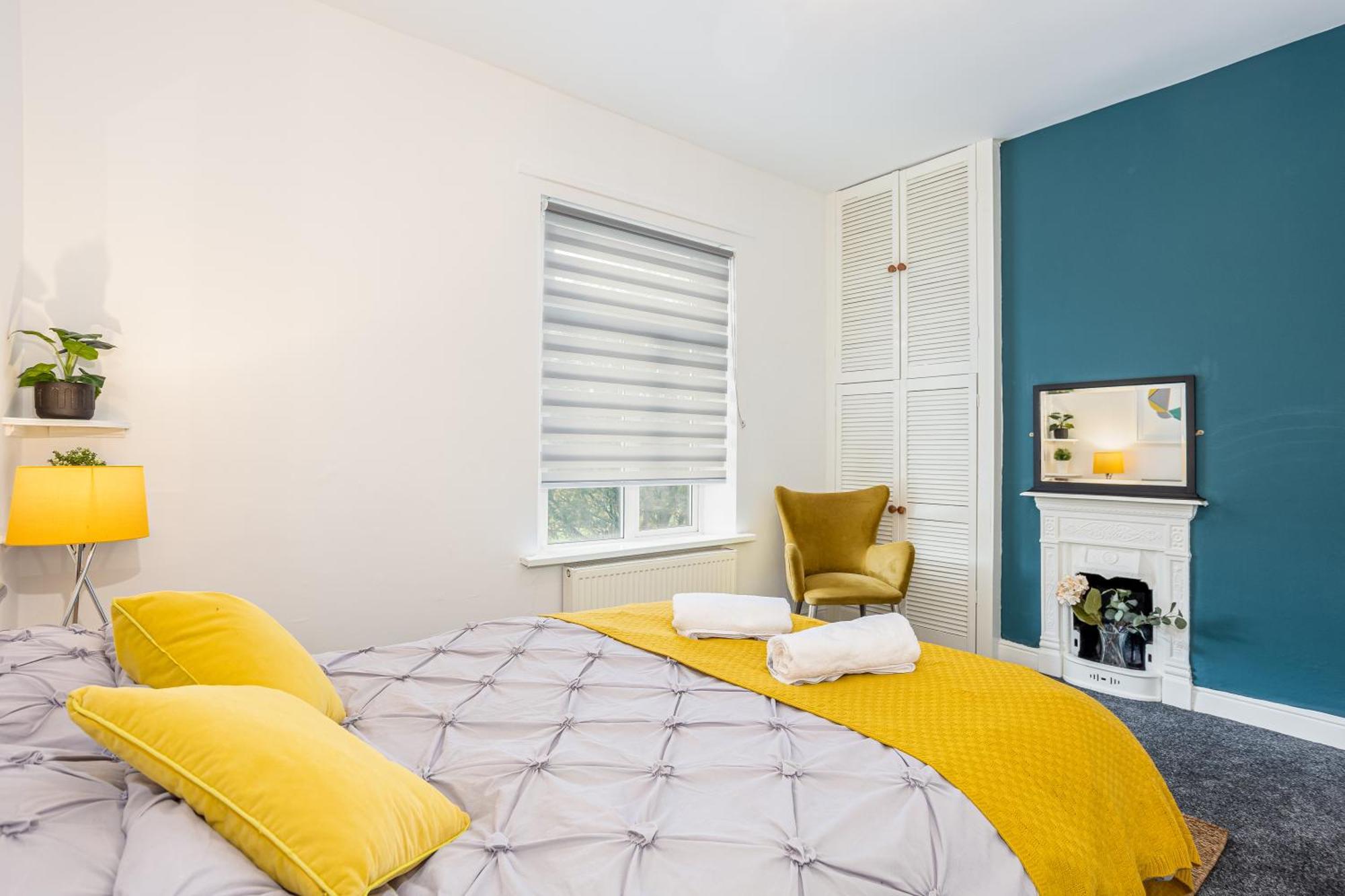 Coronation House By Yourstays - 3 Bedroom House In Newcastle-Under-Lyme Stoke-on-Trent Kültér fotó